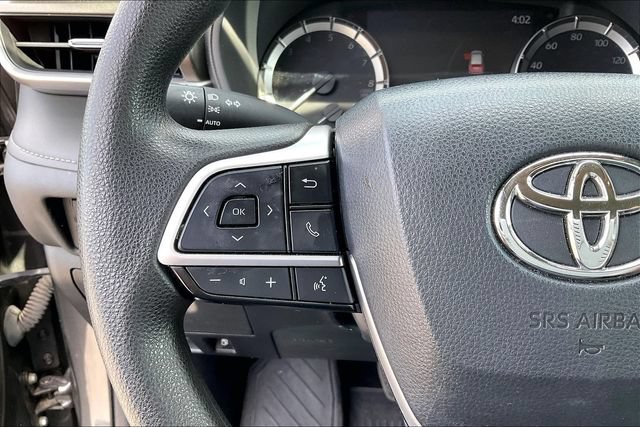 Used 2023 Toyota Highlander L FWD image 11