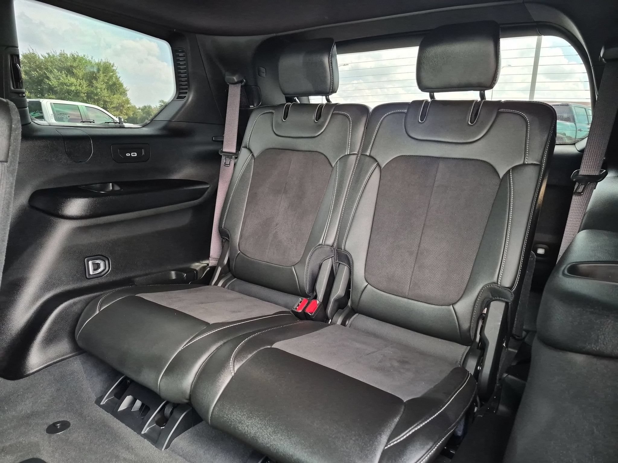 Used 2024 Jeep Grand Cherokee L Altitude RWD image 15