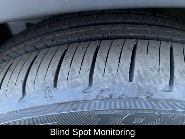 Used 2023 Toyota Prius LE image 11