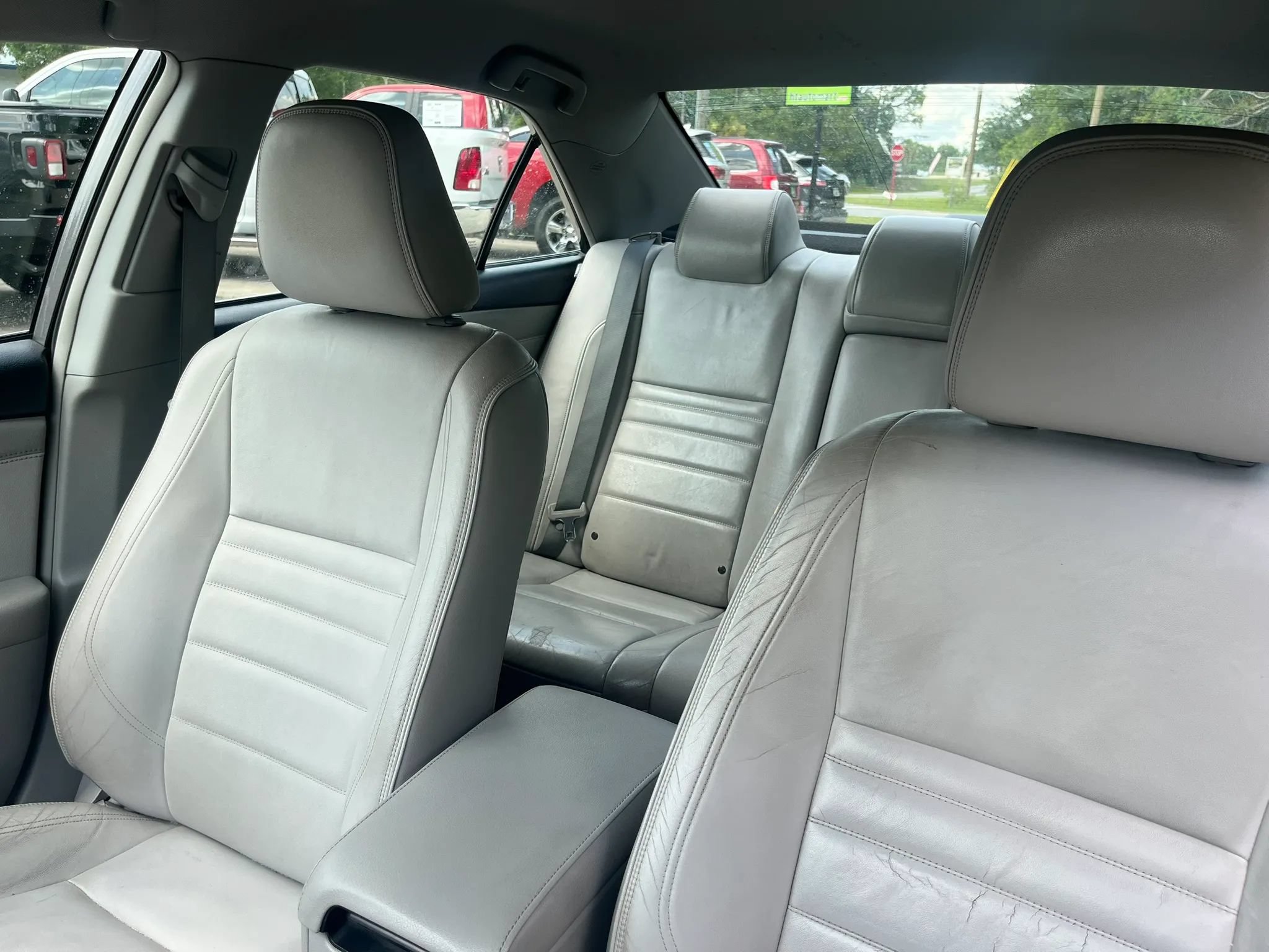 Used 2015 Toyota Camry XLE FWD image 11