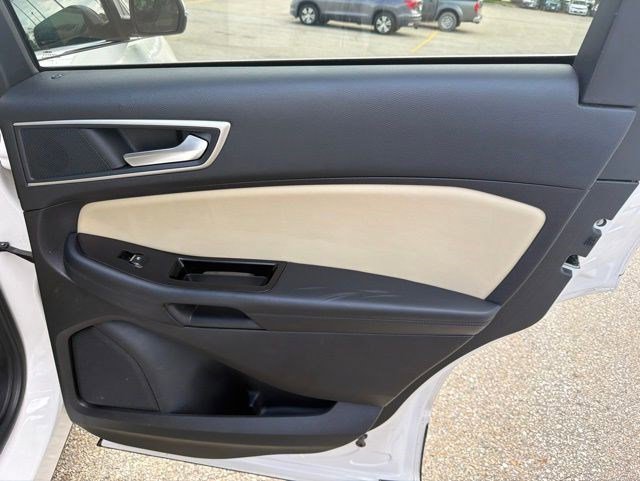 Used 2018 Ford Edge SEL w/ Equipment Group 201A FWD image 18