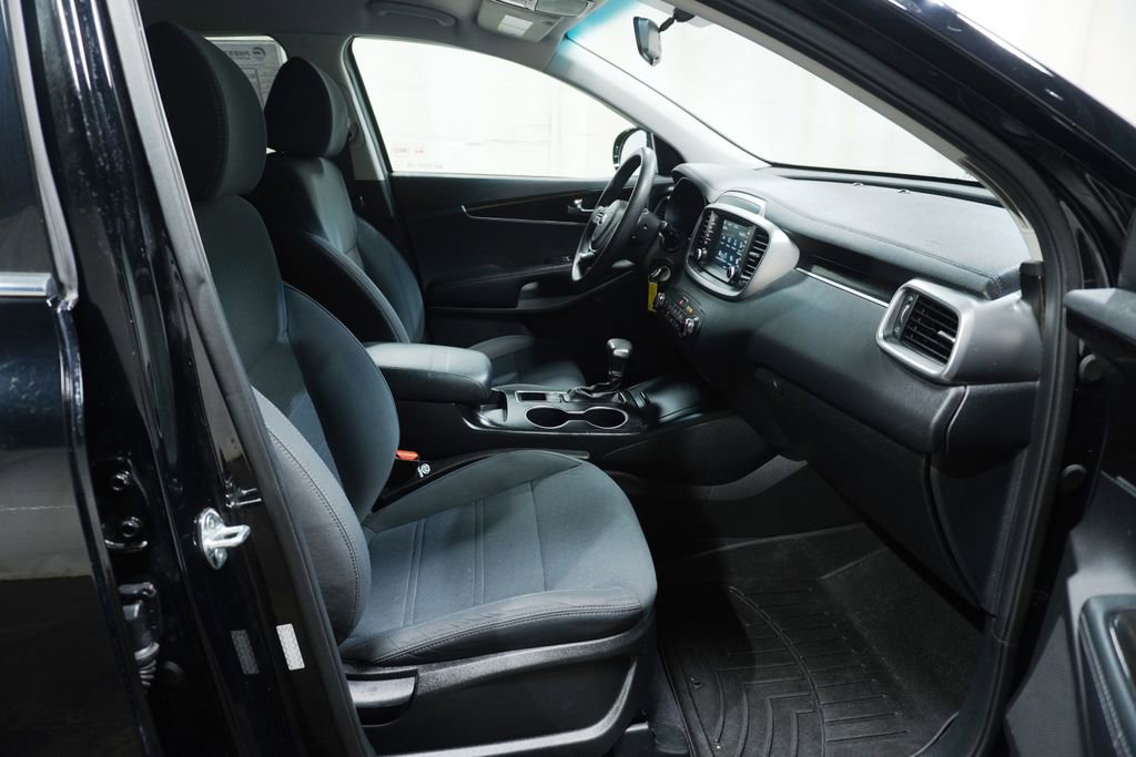 Used 2020 Kia Sorento LX AWD/4WD image 12