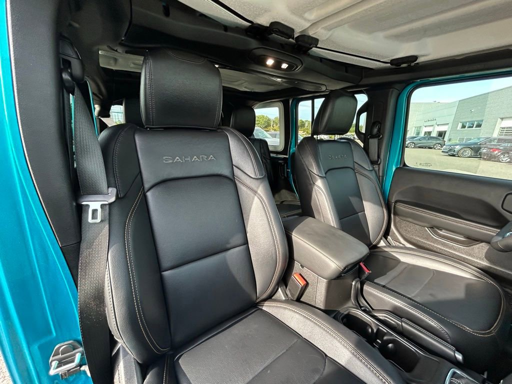 Used 2024 Jeep Wrangler Unlimited Sahara w/ Technology Group AWD/4WD image 50