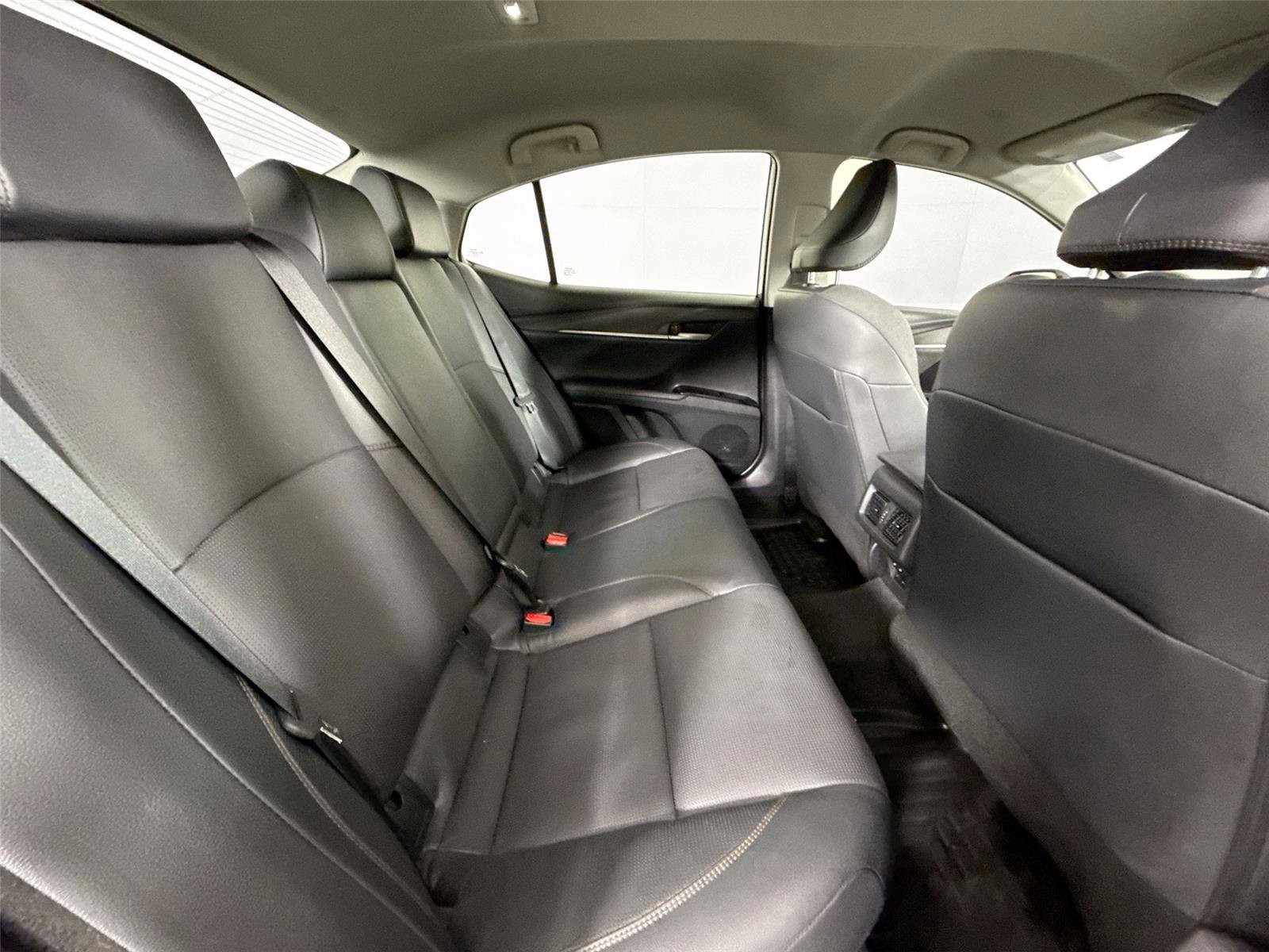 Used 2025 Toyota Camry XLE image 44