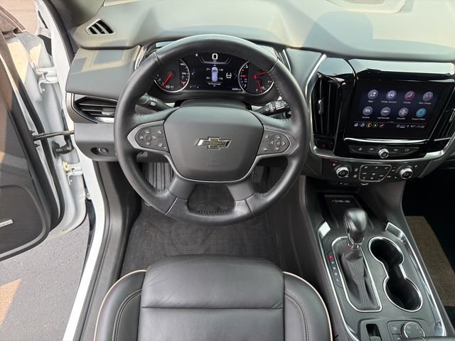Used 2022 Chevrolet Traverse Premier w/ Redline Edition AWD/4WD image 15