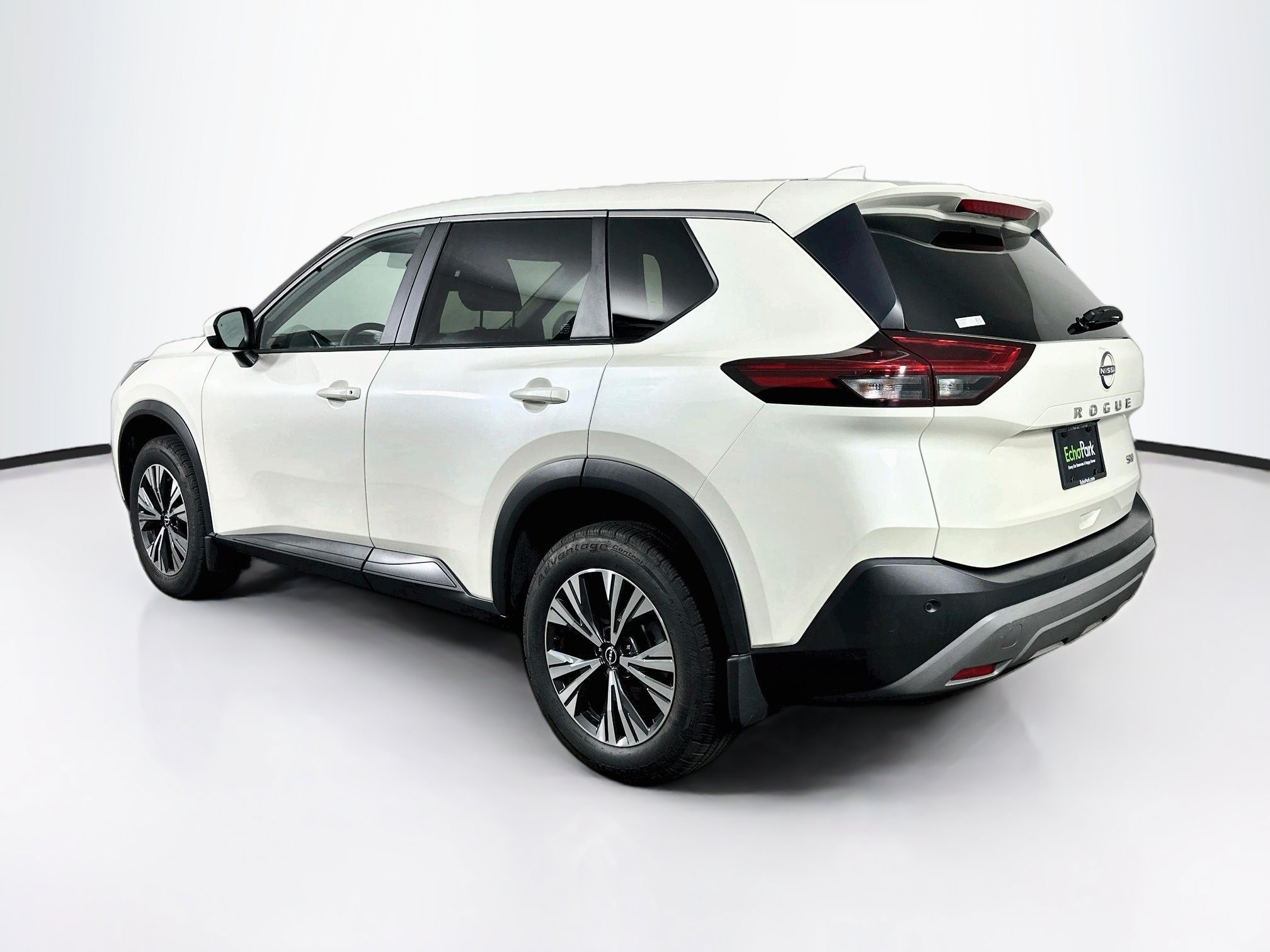 Used 2023 Nissan Rogue SV FWD image 5