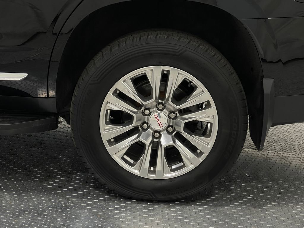 Used 2021 GMC Yukon Denali w/ Advanced Technology Package image 38