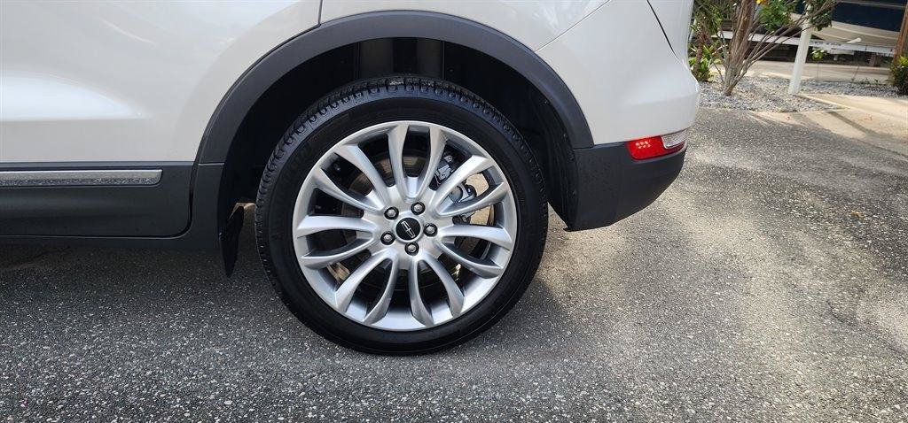 Used 2017 Lincoln MKC Reserve FWD image 12