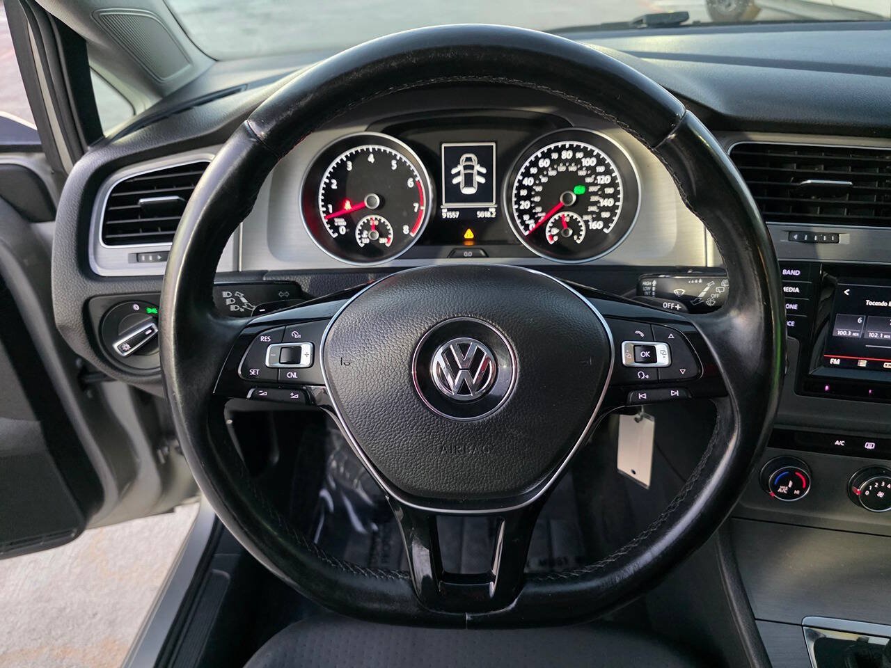Used 2015 Volkswagen Golf S FWD image 41