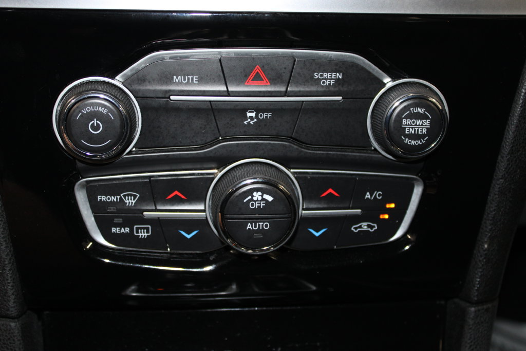Used 2023 Chrysler 300 Touring AWD/4WD image 41