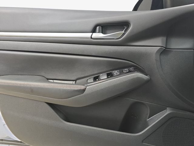 Used 2024 Nissan Altima 2.5 SR FWD image 26