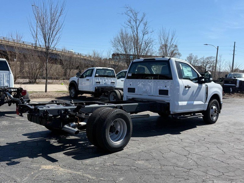 New 2026 Ford F350 XL w/ XL Chrome Package RWD image 2