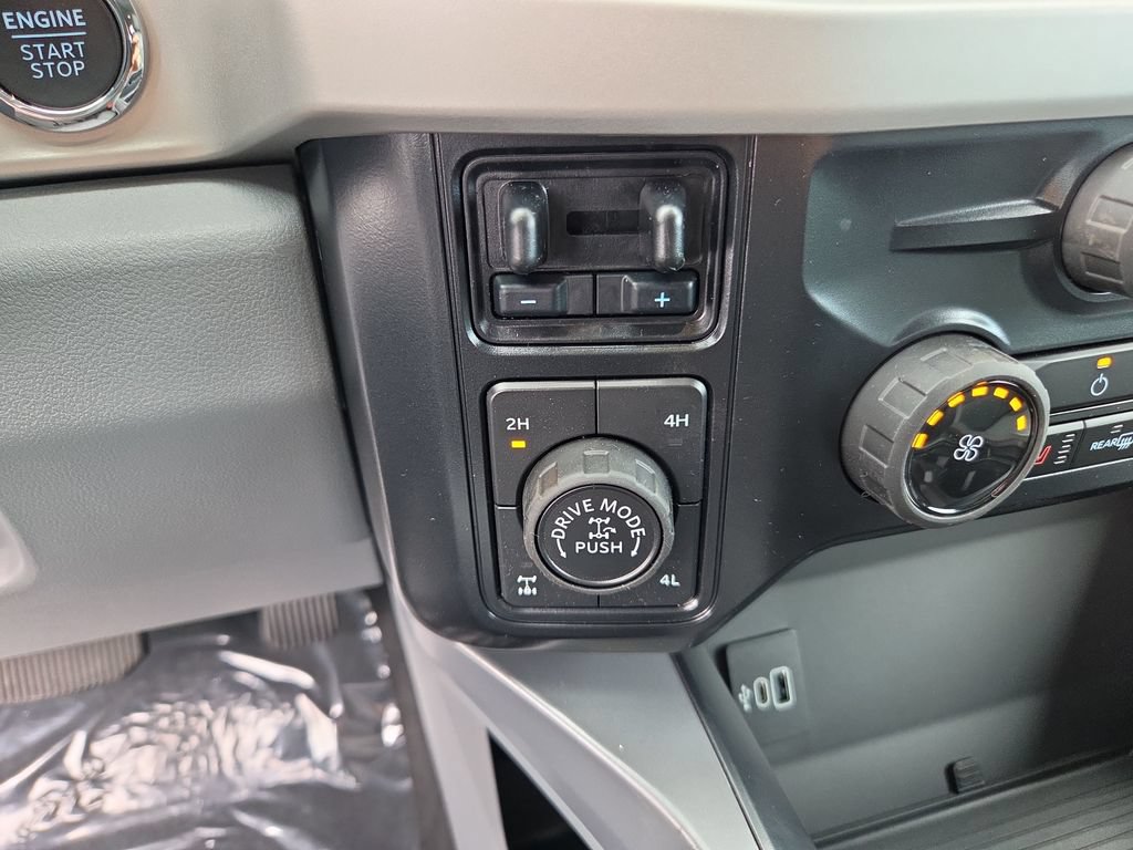 New 2027 Ford F250 XLT w/ XLT Premium Package AWD/4WD image 29