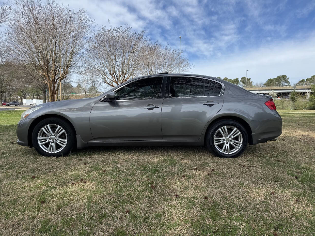 Used 2013 INFINITI G37 x AWD 4dr Sedan w/ Premium Pkg image 5