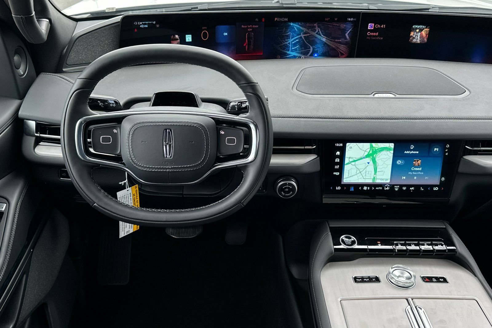 New 2026 Lincoln Navigator Reserve w/ Jet Appearance Package AWD/4WD image 13