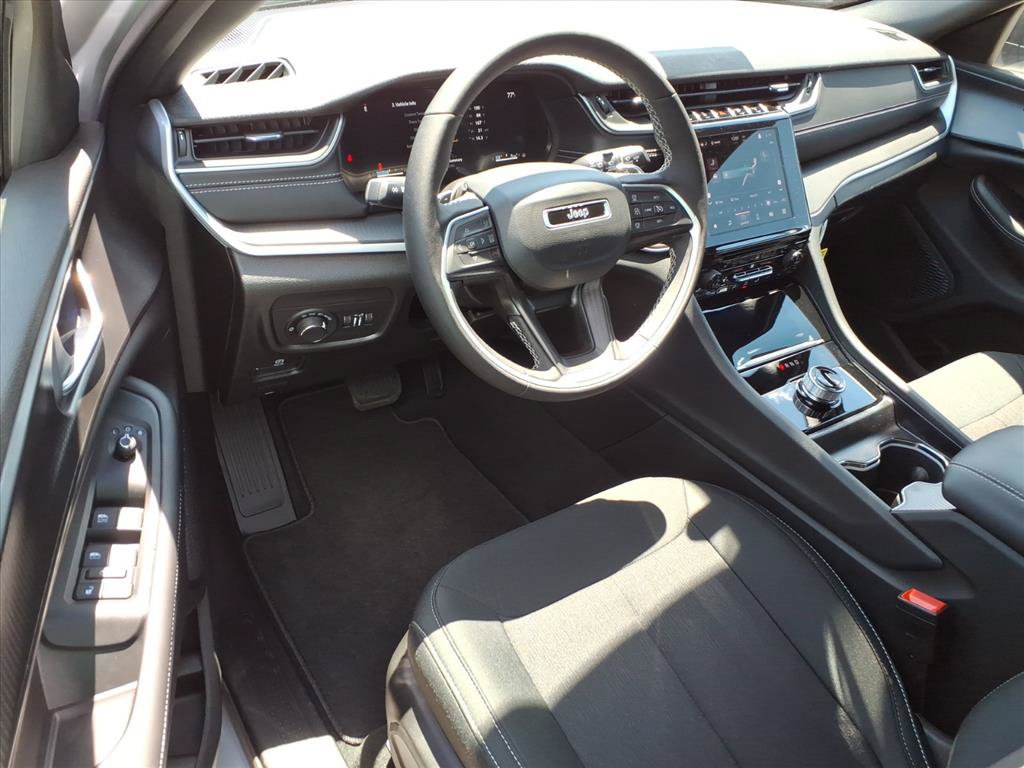 New 2026 Jeep Grand Cherokee Laredo X AWD/4WD image 19