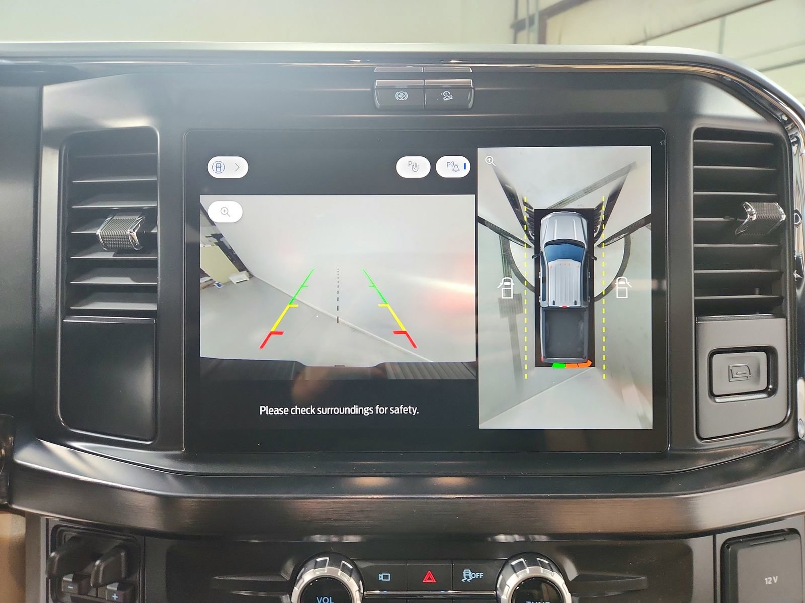 New 2026 Ford F250 Lariat w/ Chrome Package image 30