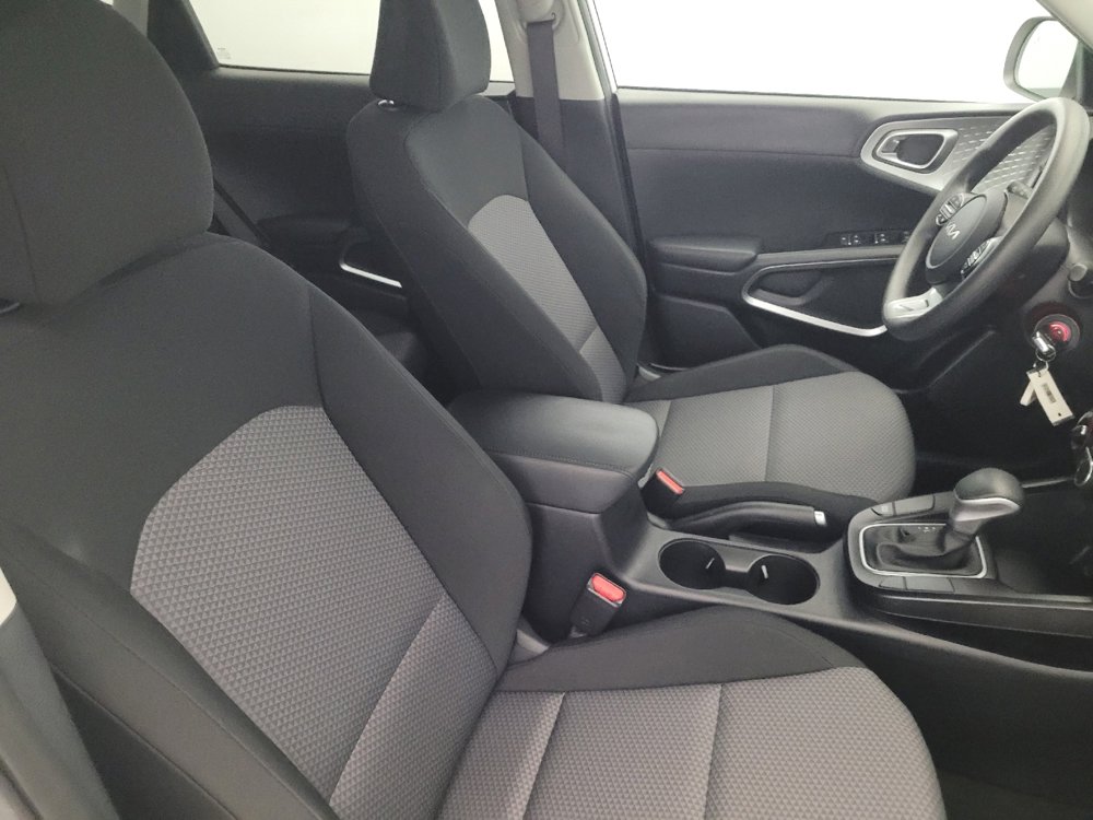 Used 2023 Kia Soul LX w/ LX Technology Package image 21