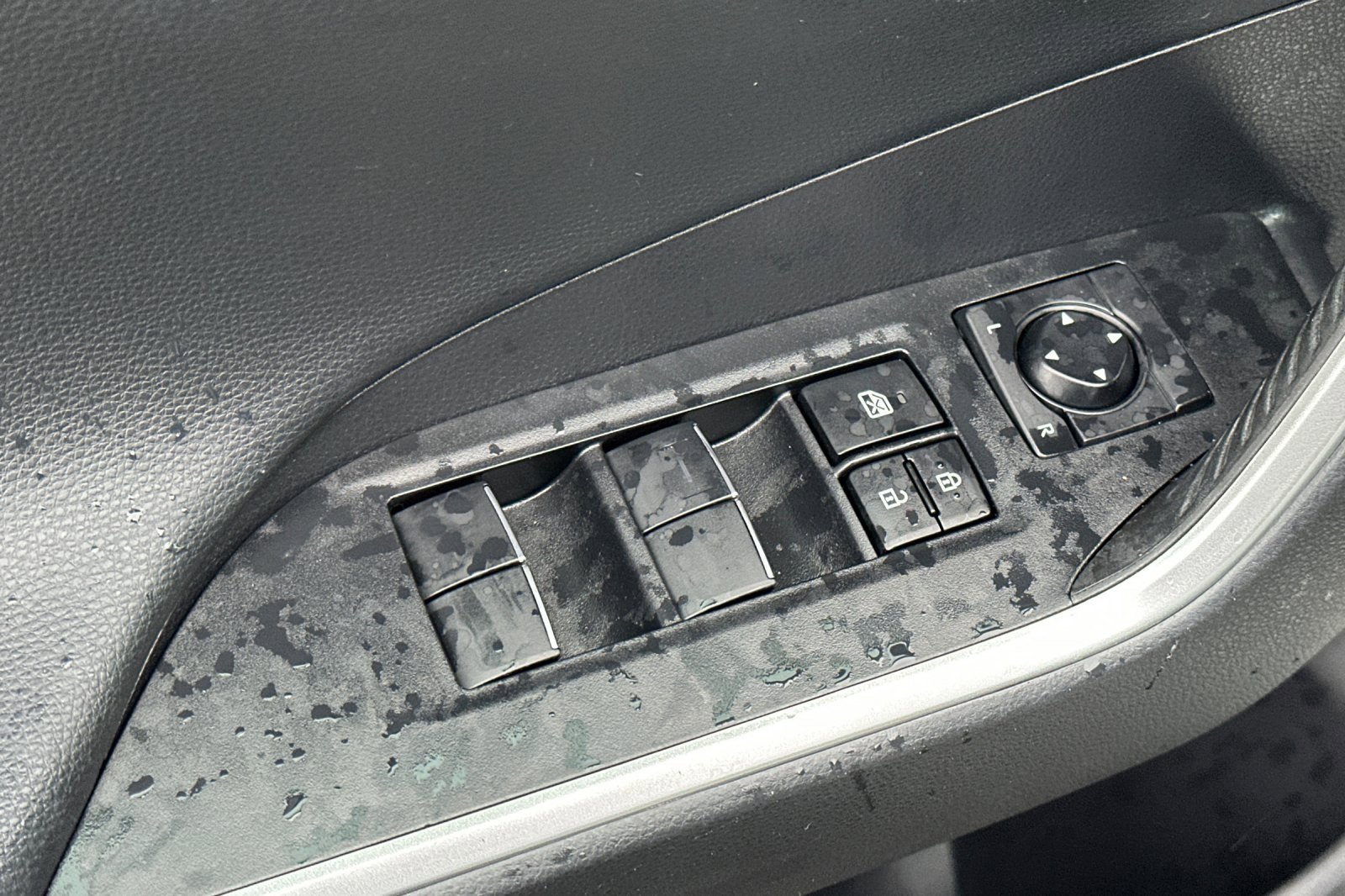 Used 2021 Toyota RAV4 Limited image 11