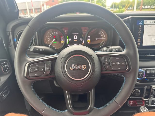 Used 2024 Jeep Wrangler Unlimited Rubicon 4xe w/ Convenience Group AWD/4WD image 17