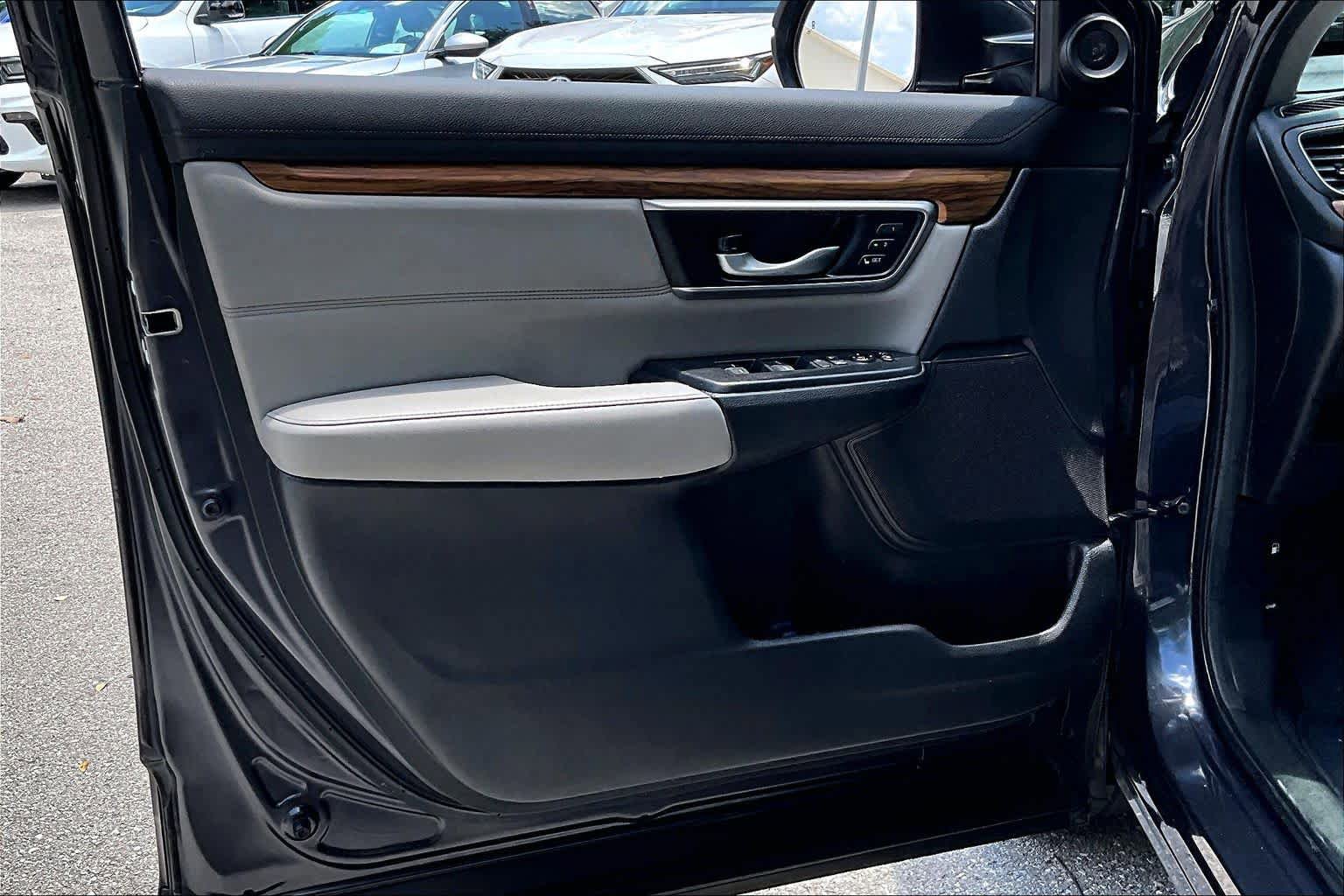Used 2017 Honda CR-V Touring image 26