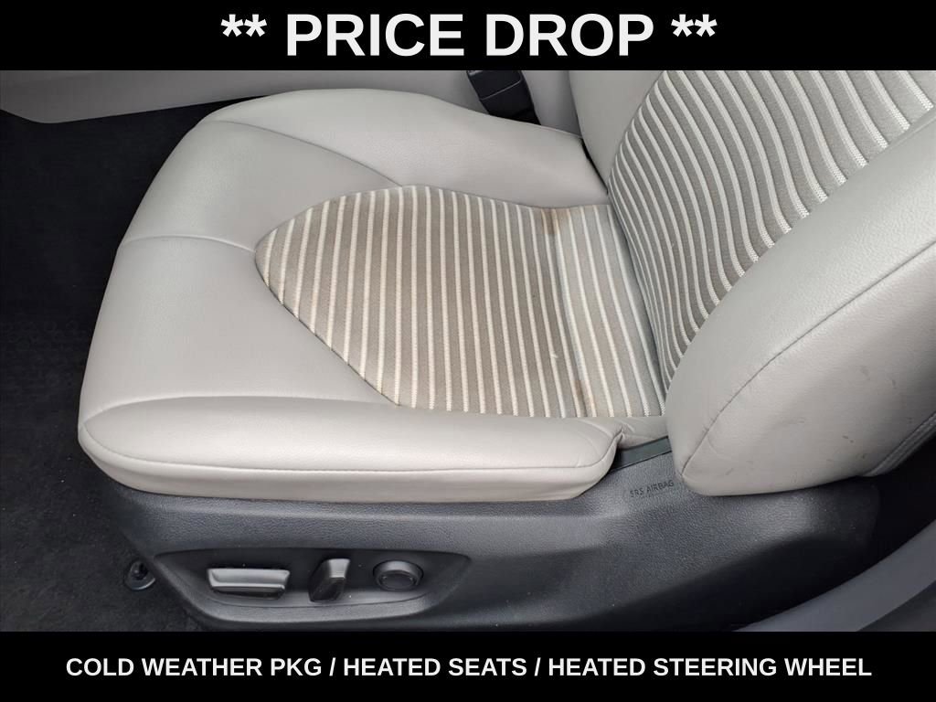 Used 2023 Toyota Camry SE w/ Cold Weather Package FWD image 15