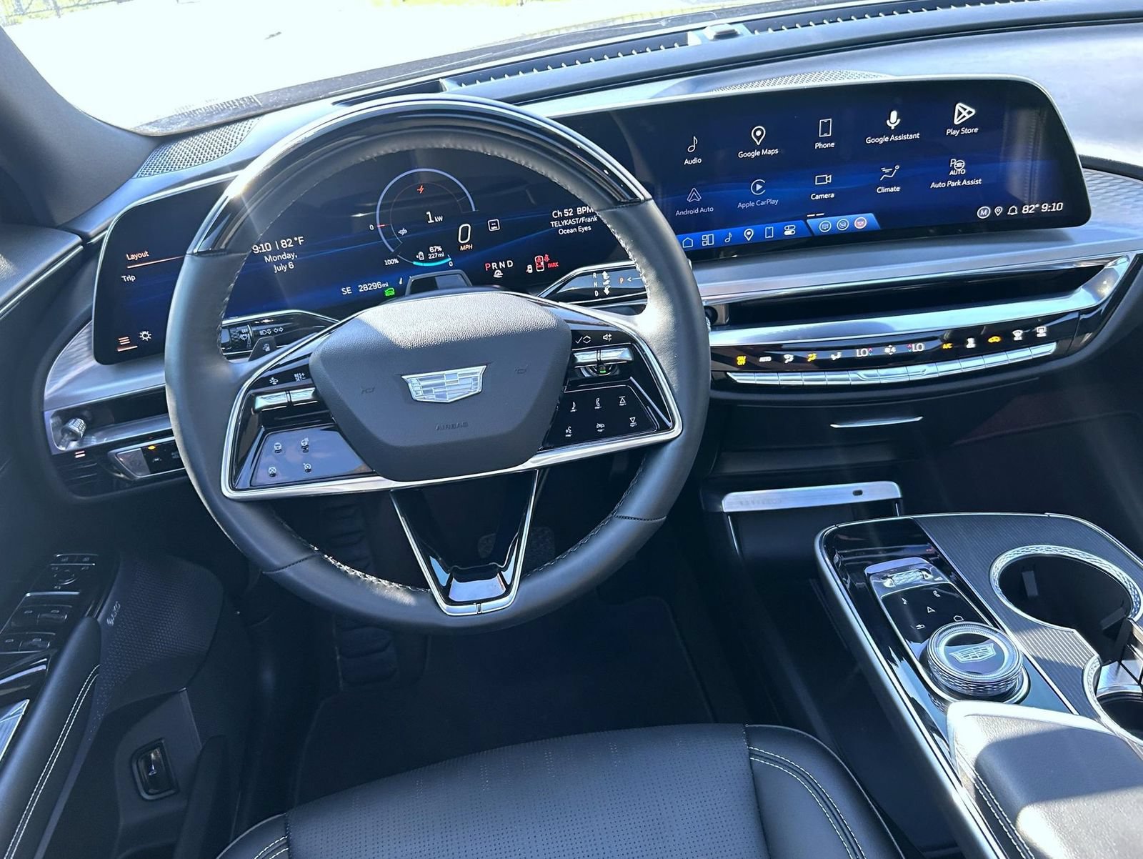 Certified 2024 Cadillac Lyriq Luxury AWD/4WD image 16
