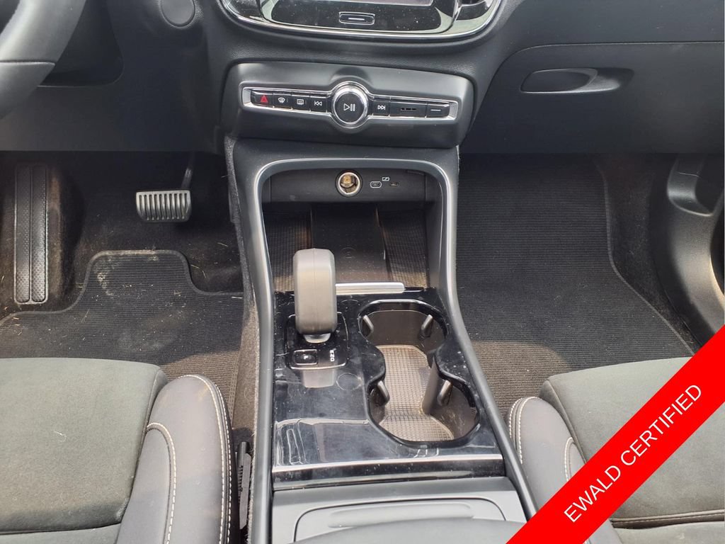 Used 2023 Volvo XC40 Recharge Plus AWD/4WD image 16