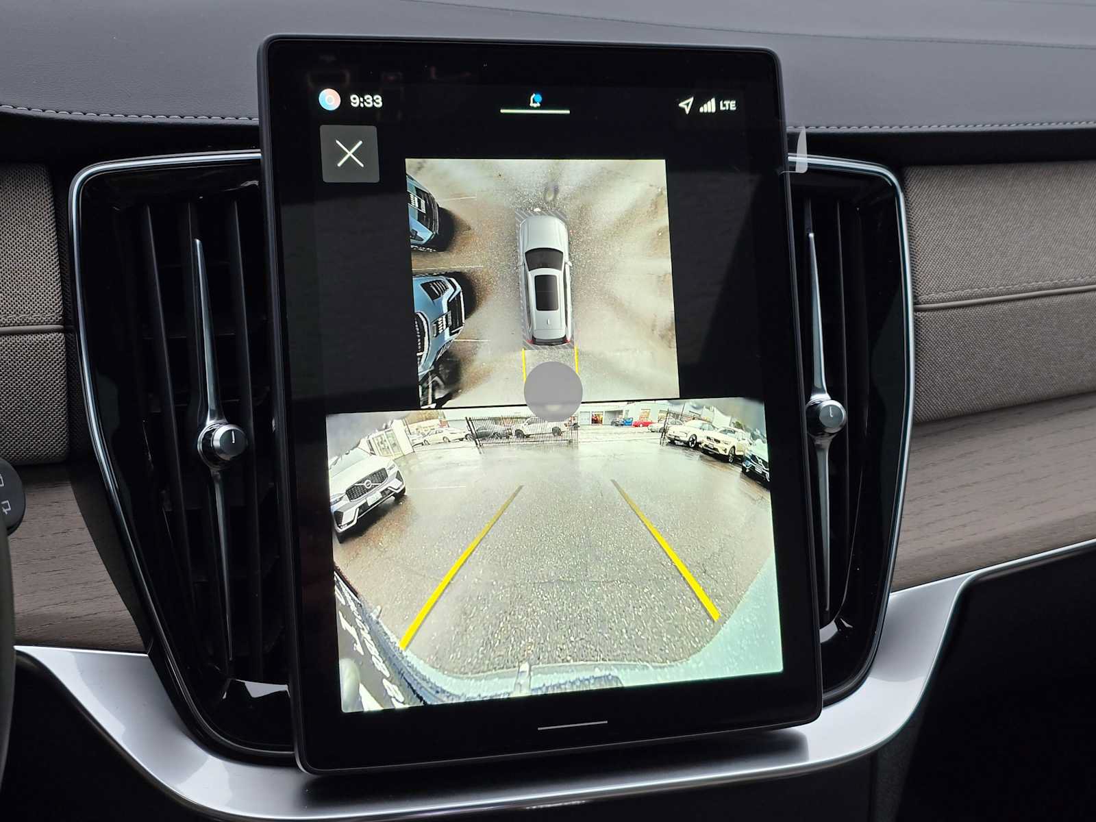 New 2026 Volvo XC90 B6 Plus w/ Protection Package Premier AWD/4WD image 24