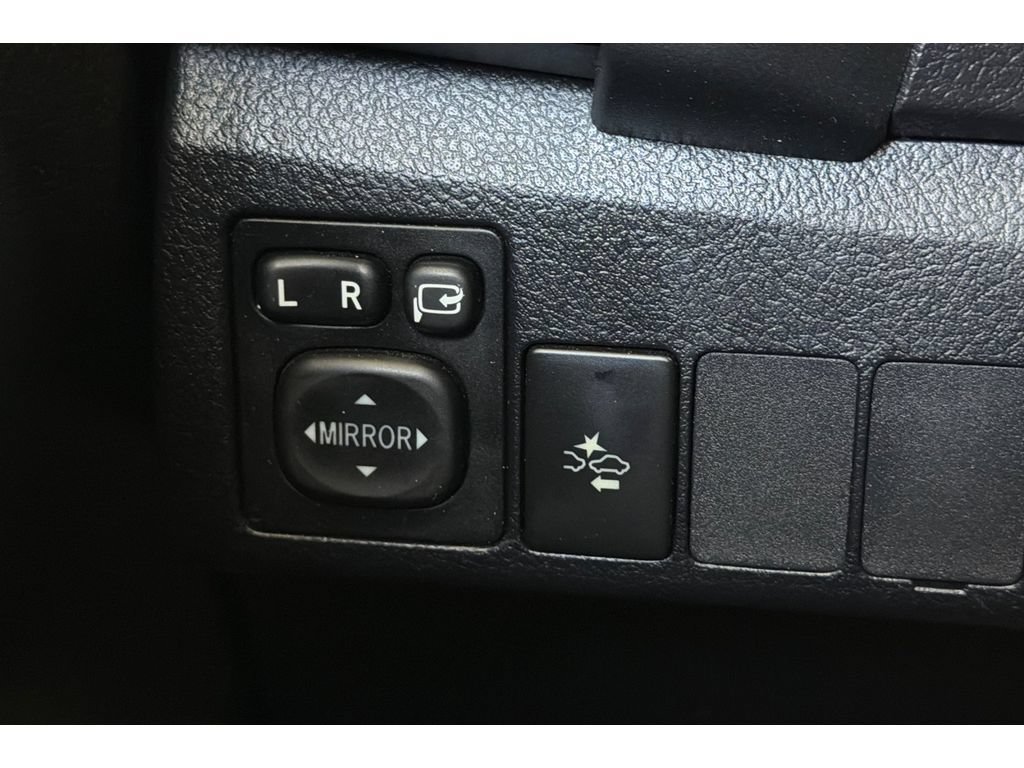Used 2018 Toyota Corolla iM w/ All-Weather Mat Package FWD image 29