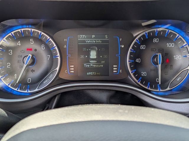 Used 2020 Chrysler Pacifica Touring FWD image 17
