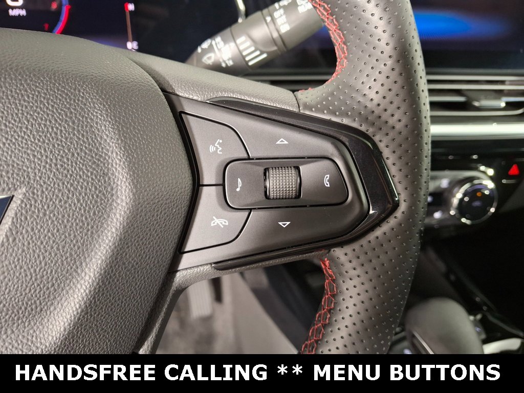 Used 2024 Chevrolet Trax RS w/ Sunroof Package image 14