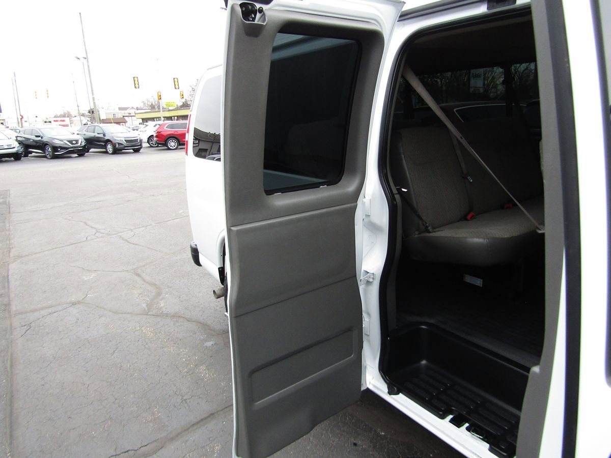 Used 2023 GMC Savana 3500 LS image 23