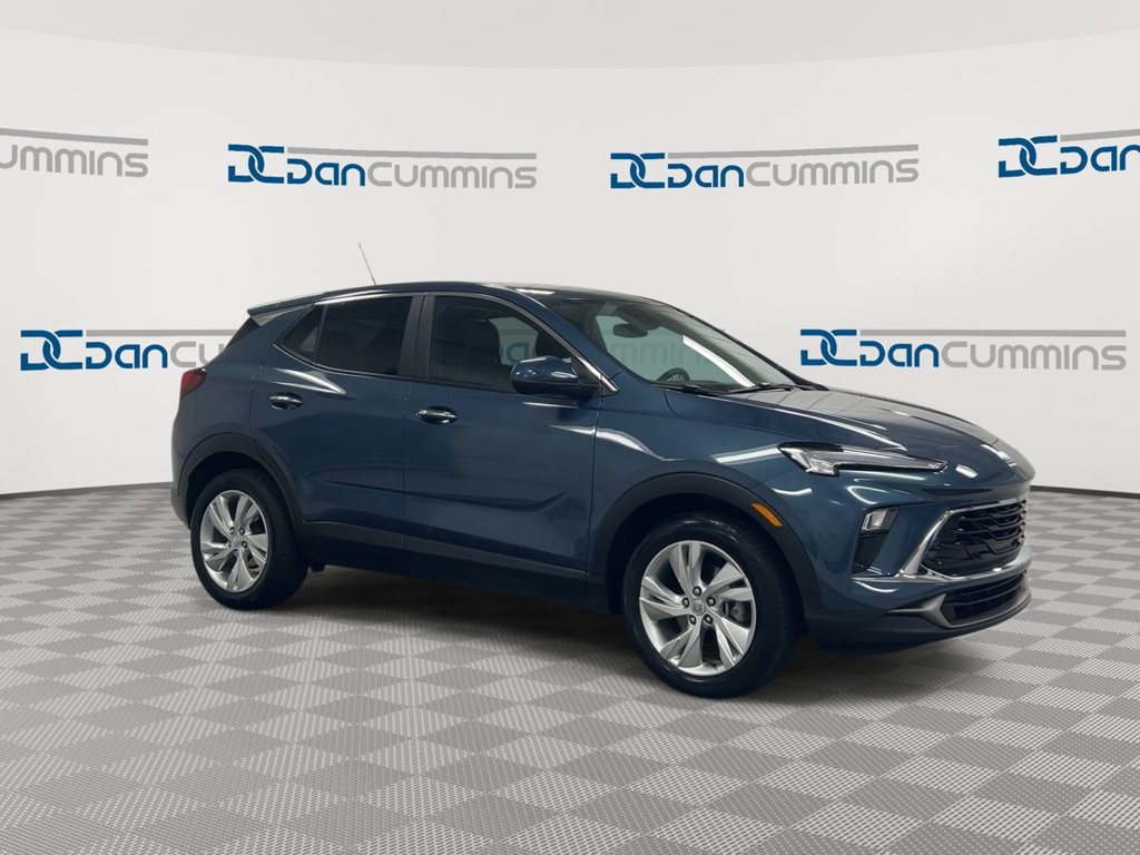 Used 2025 Buick Encore GX Preferred FWD image 2