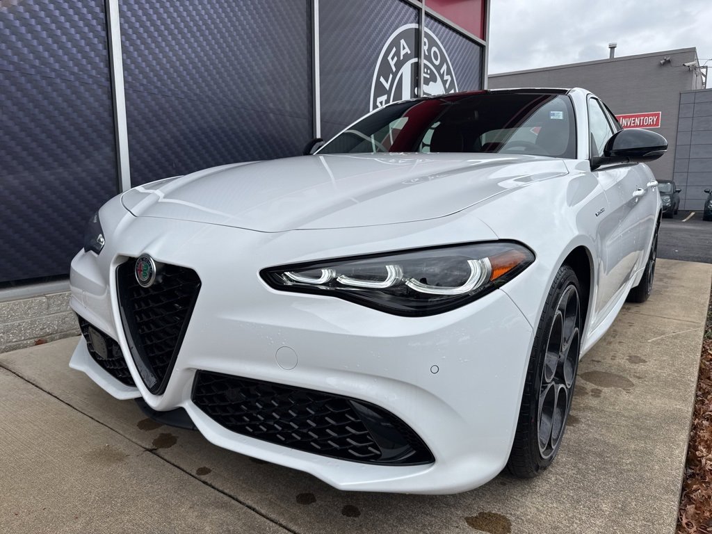 New 2025 Alfa Romeo Giulia AWD w/ Veloce Package AWD image 10