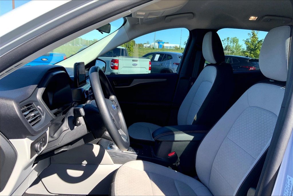 Used 2025 Ford Escape Active FWD image 9