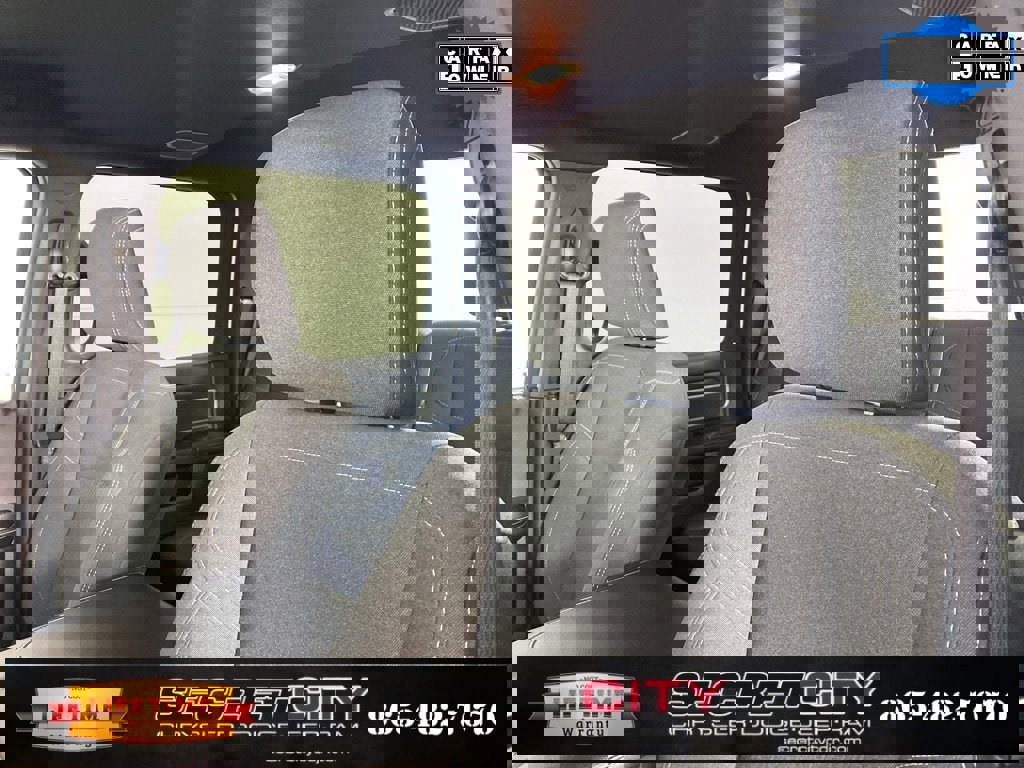 Used 2024 RAM 2500 Big Horn w/ Sport Appearance Package image 10