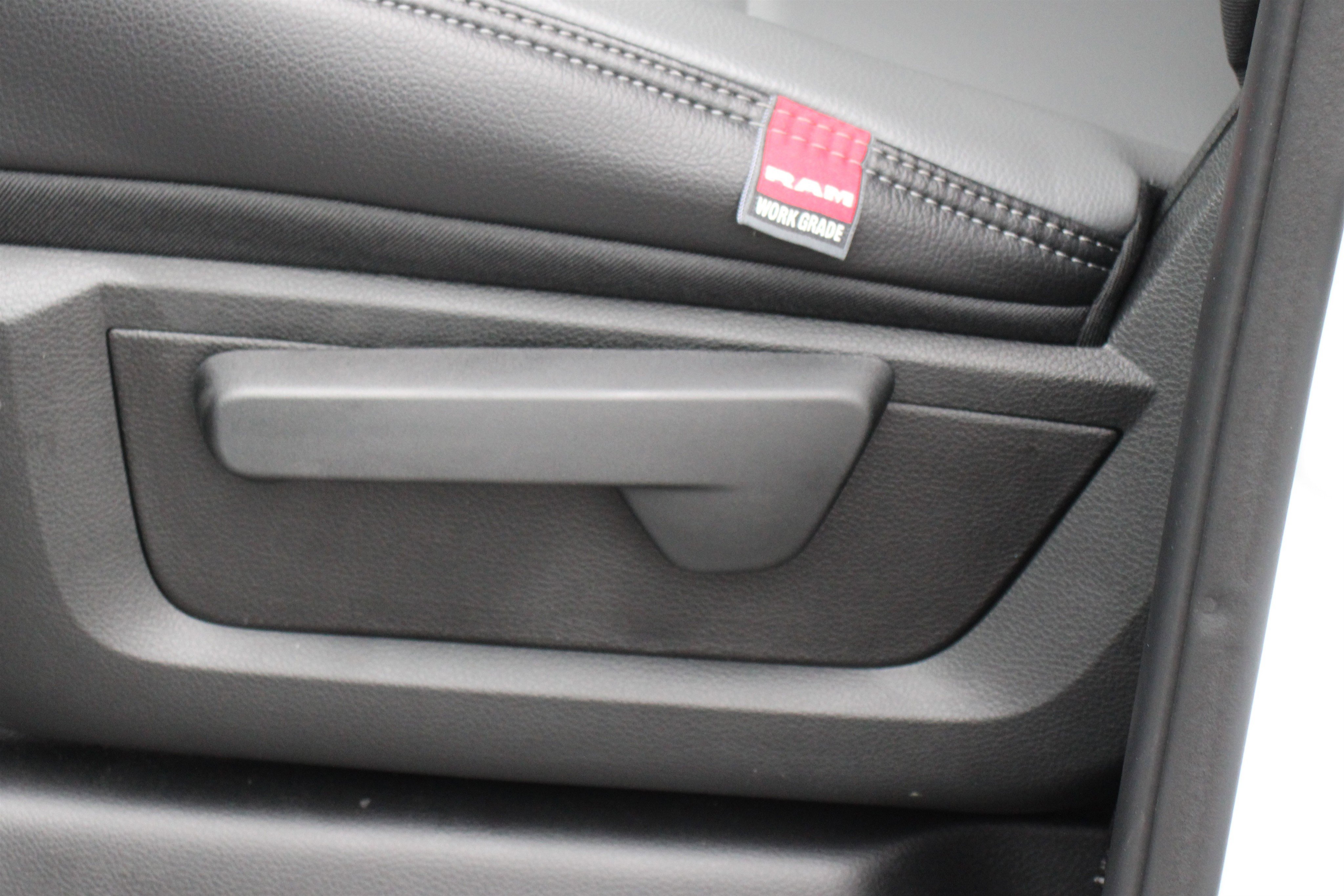 Used 2025 RAM 3500 Tradesman w/ Chrome Appearance Group image 5