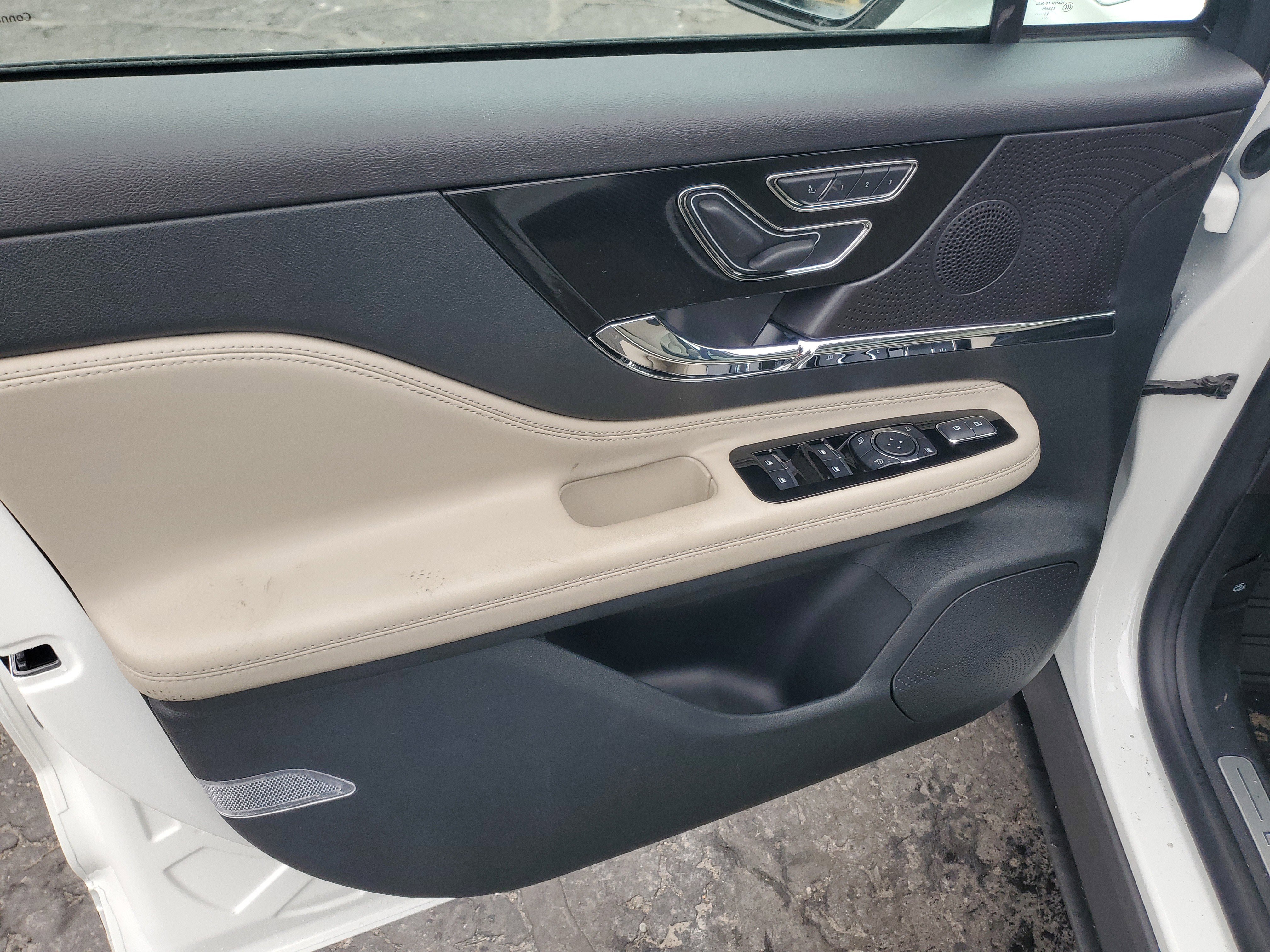 New 2026 Lincoln Corsair Premiere image 8