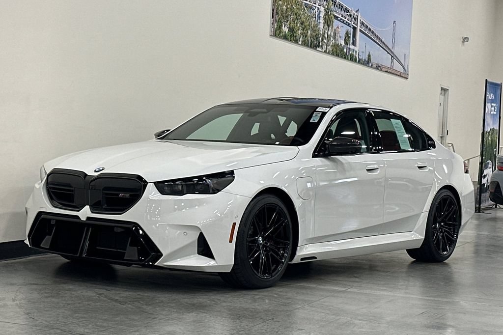 Used 2025 BMW M5 w/ Carbon Package AWD/4WD image 8