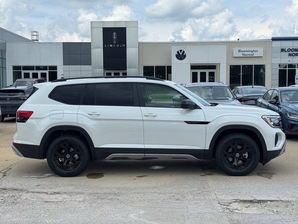 New 2026 Volkswagen Atlas Peak Edition AWD/4WD image 2