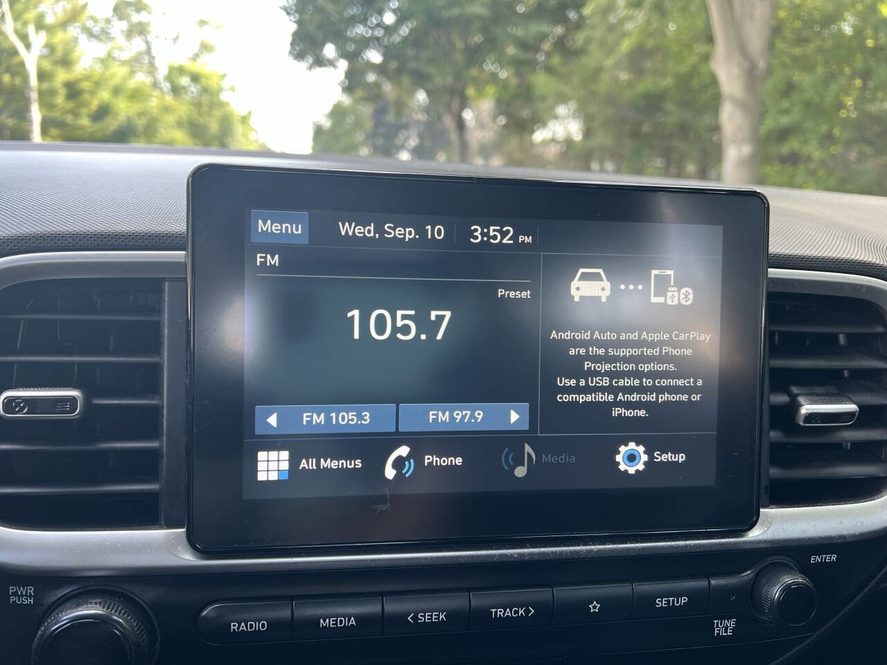 Used 2020 Hyundai Venue SE image 31