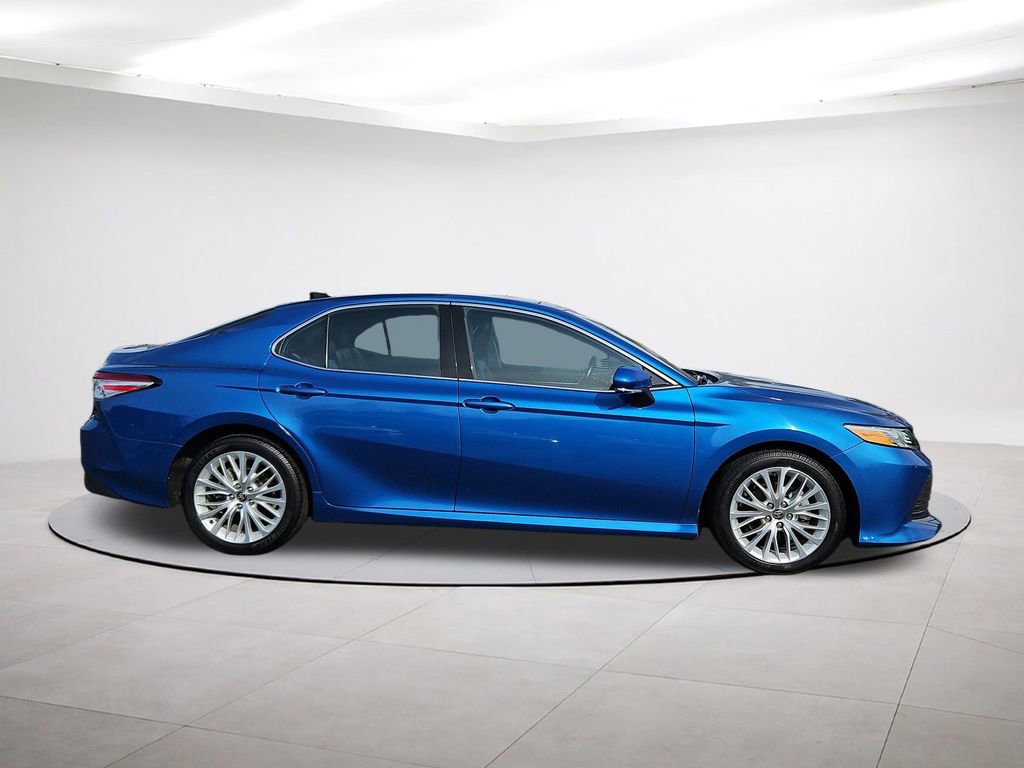 Used 2020 Toyota Camry XLE image 8