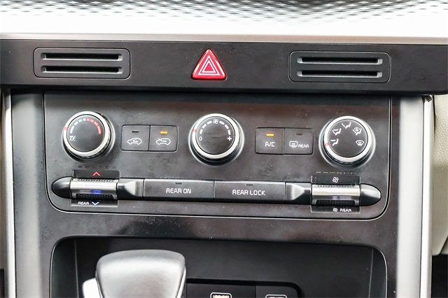 Used 2024 Kia Carnival LX image 14