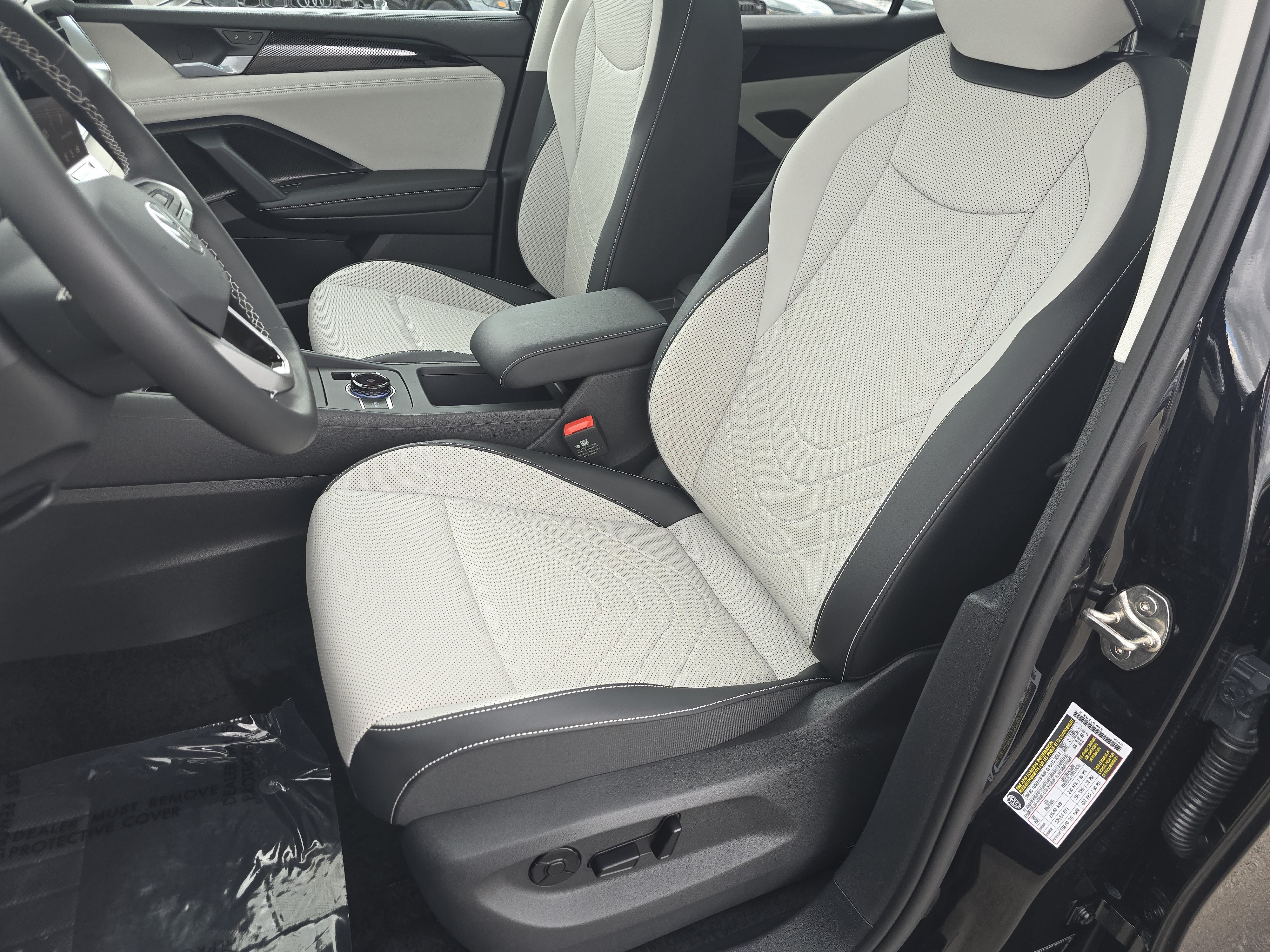 New 2026 Volkswagen Tiguan SE FWD image 18