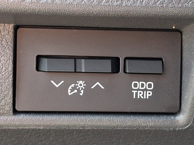 Used 2024 Toyota Sienna XLE FWD image 24