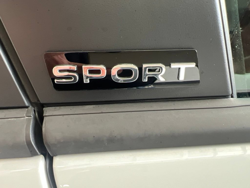 Used 2026 Volkswagen Jetta Sport FWD image 33