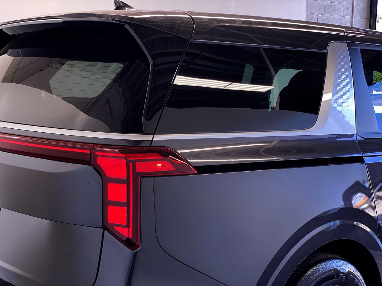 New 2027 Kia Carnival FWD image 10