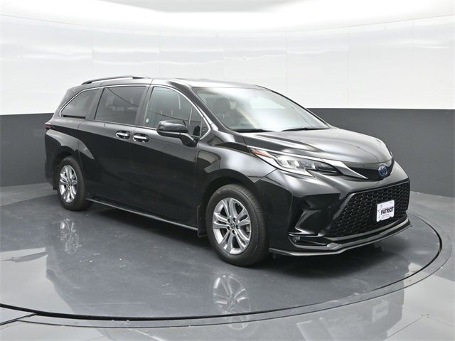 Used 2022 Toyota Sienna XSE