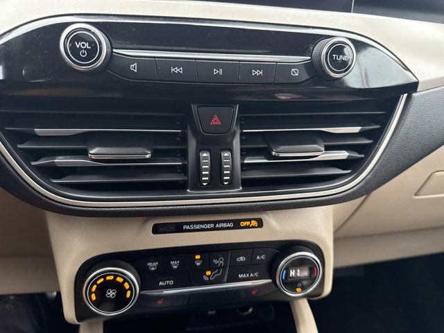 Used 2020 Ford Escape SE image 28